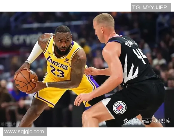 2012至2013赛季快船与湖人对决回顾及精彩瞬间分析